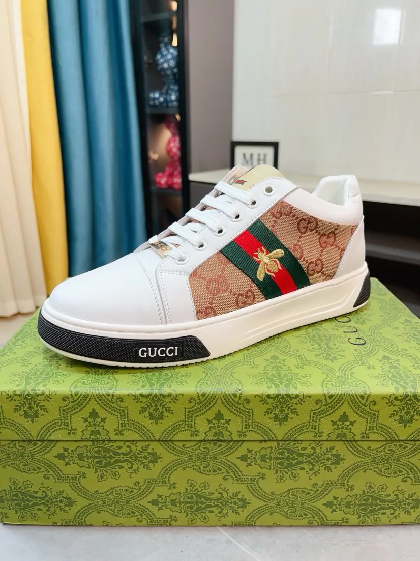 Men's shoes 💰420🌹🌹GUCCI [Gucci] New high-end brand of men's shoes, the latest fashionable casual men's shoes, trendy and versatile, relaxed and sporty style, uppers imported from Italy, first-layer cowhide, genuine leather lining, and ultra-fine workmanship. Original personalized fashionable rubber wear-resistant outsole, light and comfortable on the foot, size 38-44